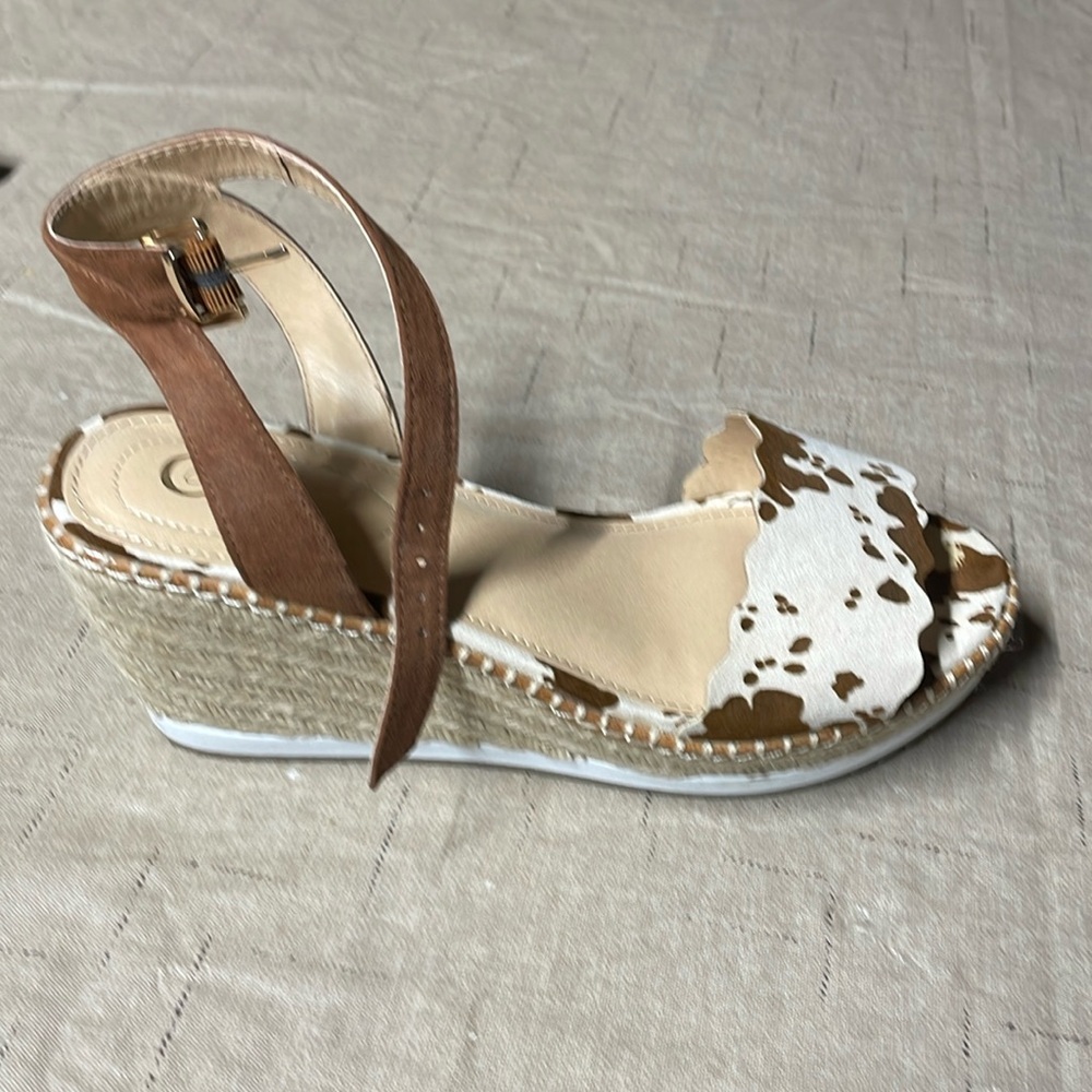 Comfort wedge sandals size 10